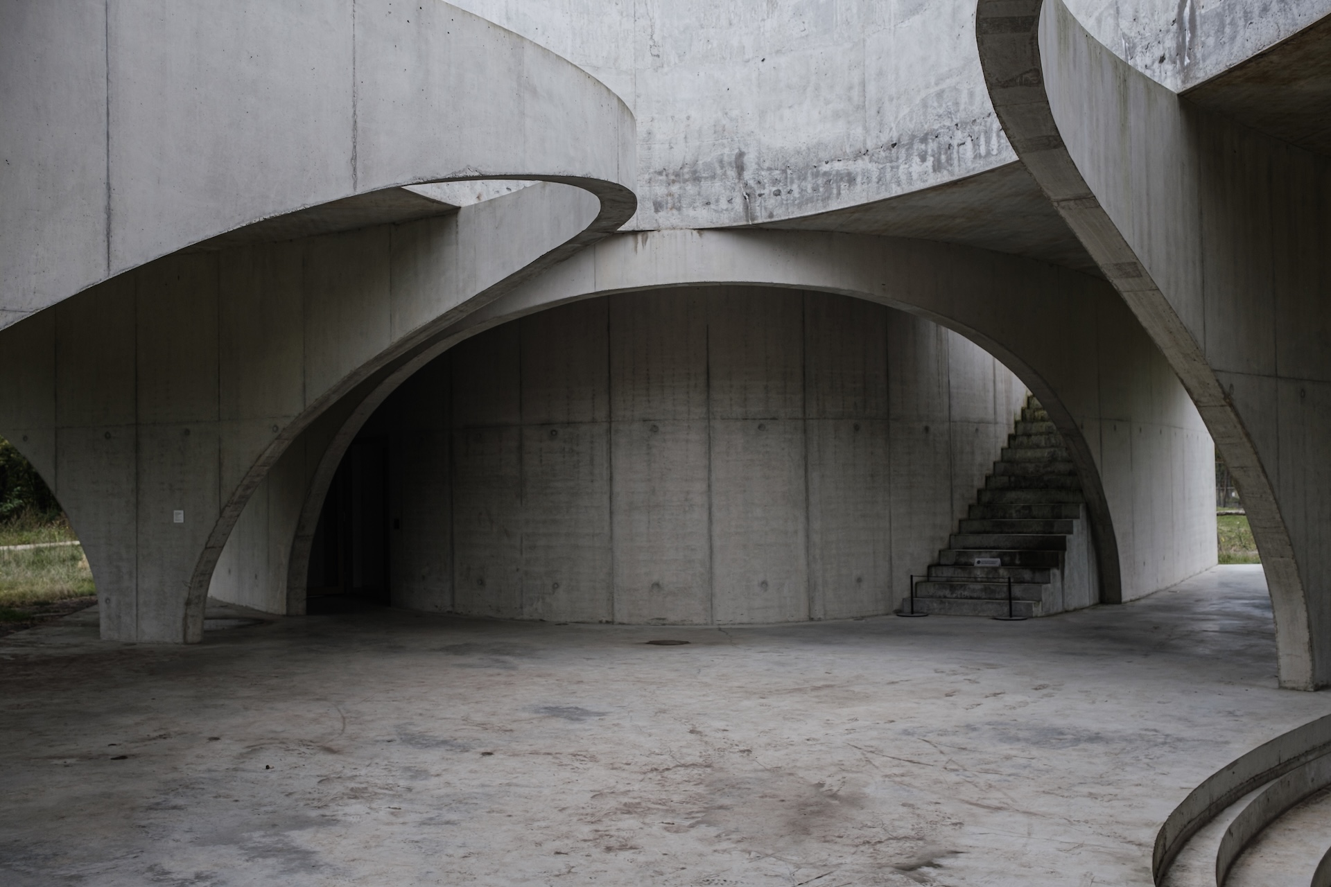 Concrete vaulted structure